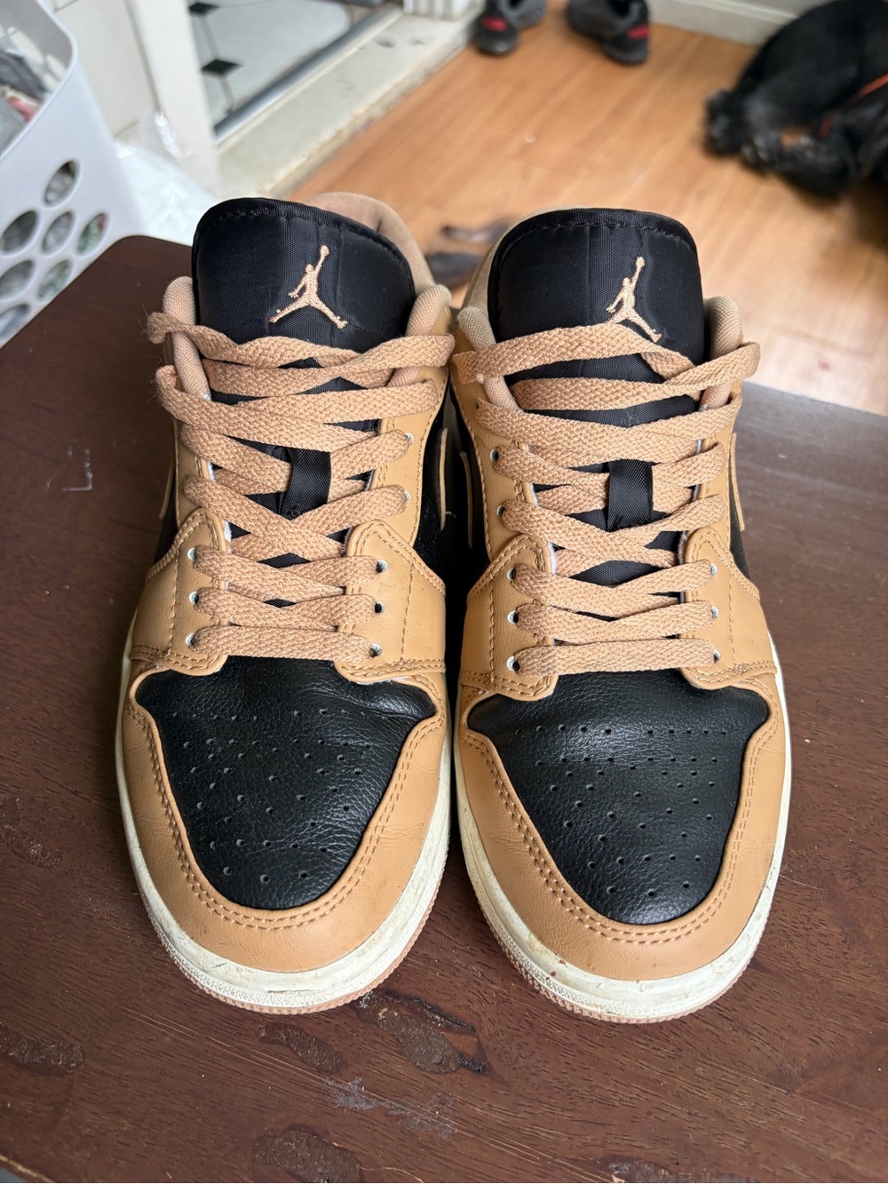 Air Jordan Low-Top Sneakers in desert black size 7